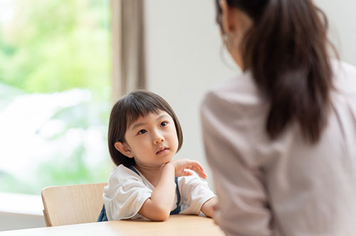 別居中の子どもとの面会交流はどうなるの？ 拒否された場合の手続きも解説